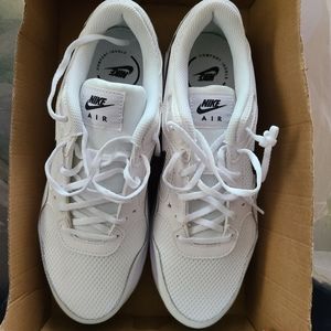 New Woman NIKE AIR MAX